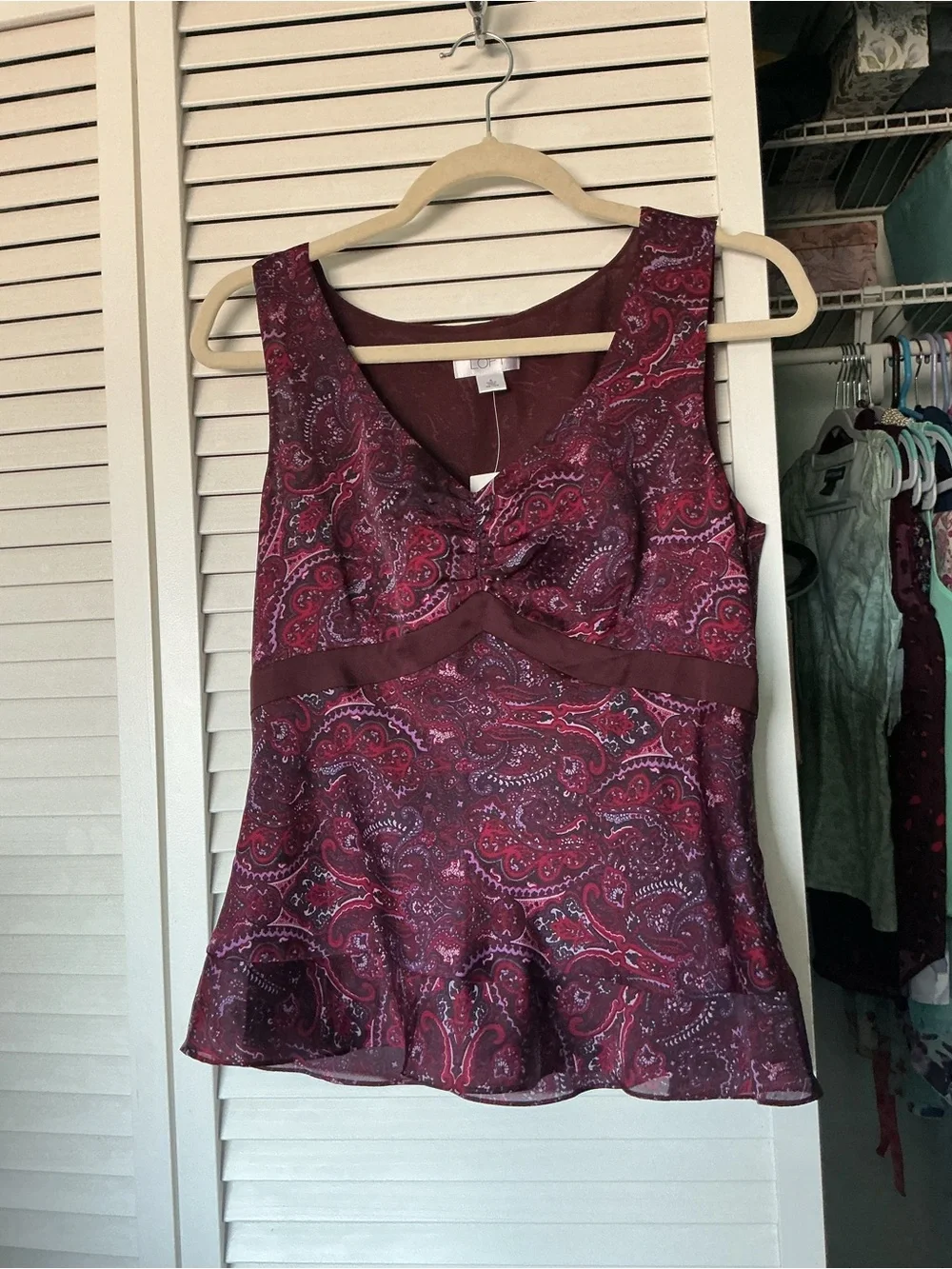 Ann Taylor LOFT Burgundy and Pink Paisley V-Neck Blouse - Picture 1 of 3
